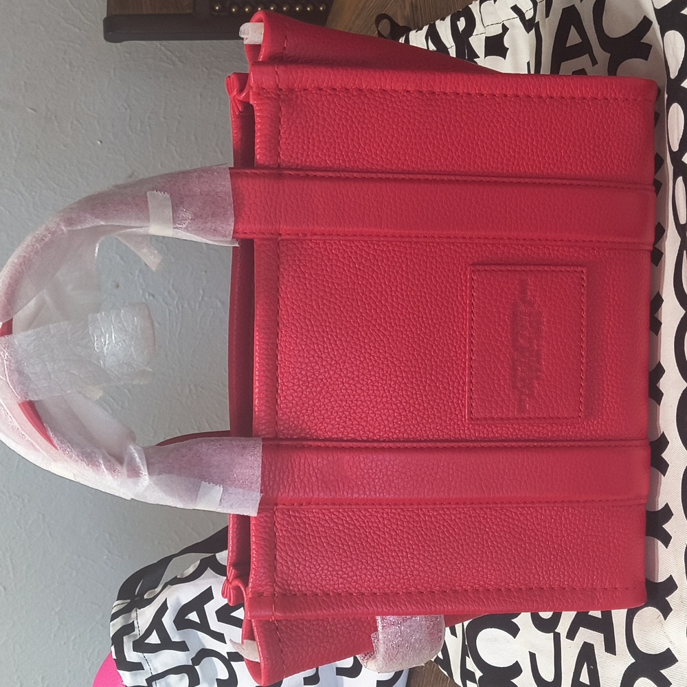Marc Jacobs True Red Tote Bag - Picture 2 of 5
